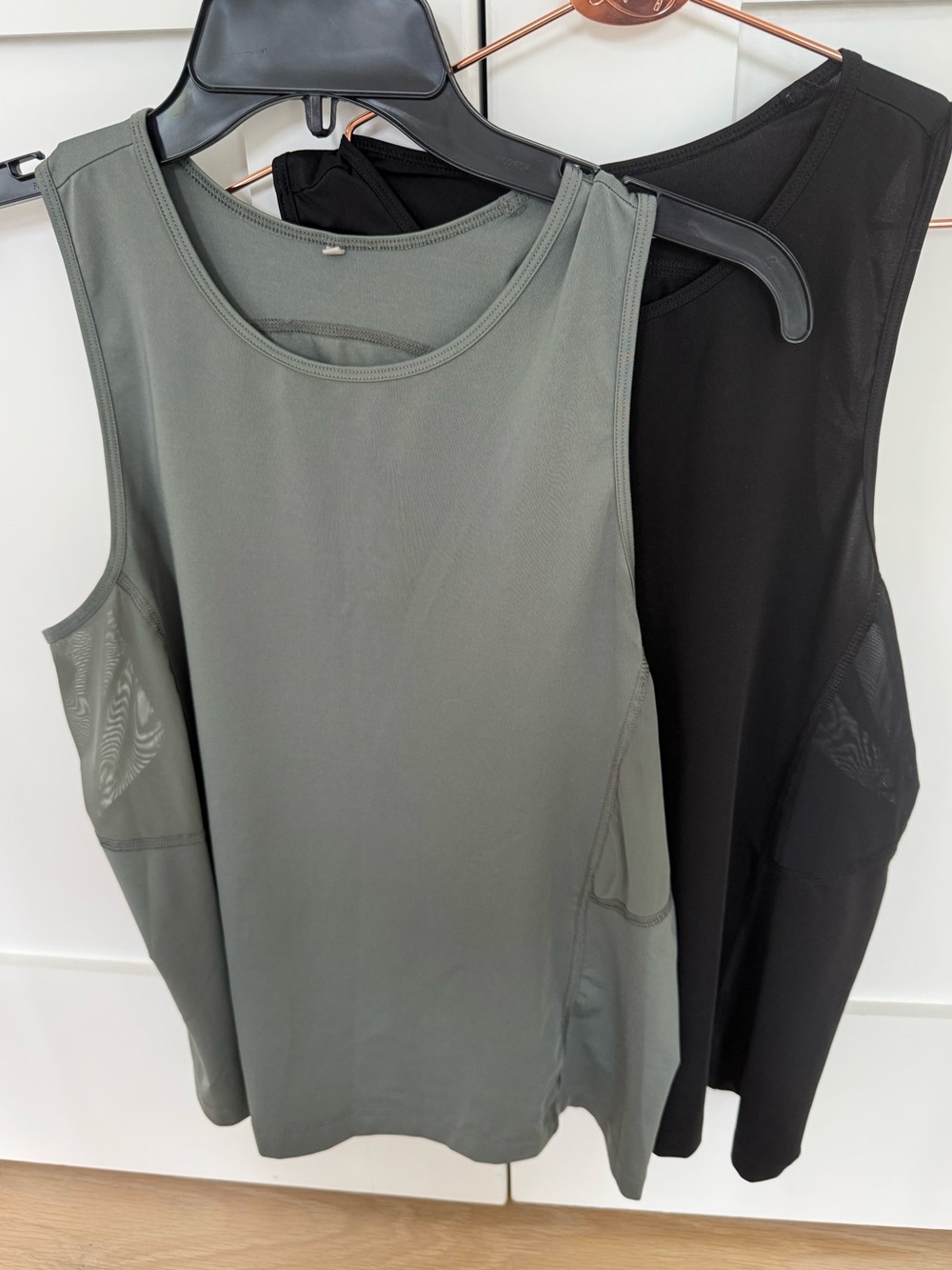 Set of 2 Active Tank Tops - Olive and Black by H&M Movement
